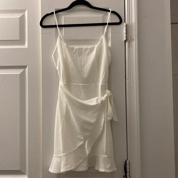 Lucy in the Sky | Dresses | White Dress Size Small From Lucy In The Sky Never Worn Before | Poshmark Lucy in the Sky | Dresses | White Dress Size Small From Lucy In The Sky Never Worn Before | Poshmark